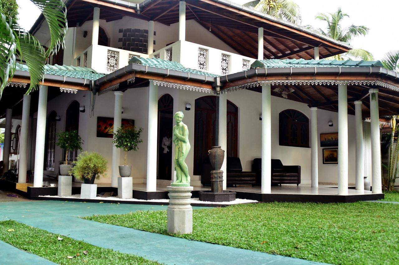 Sky Transit Hotel Katunayake Exterior photo